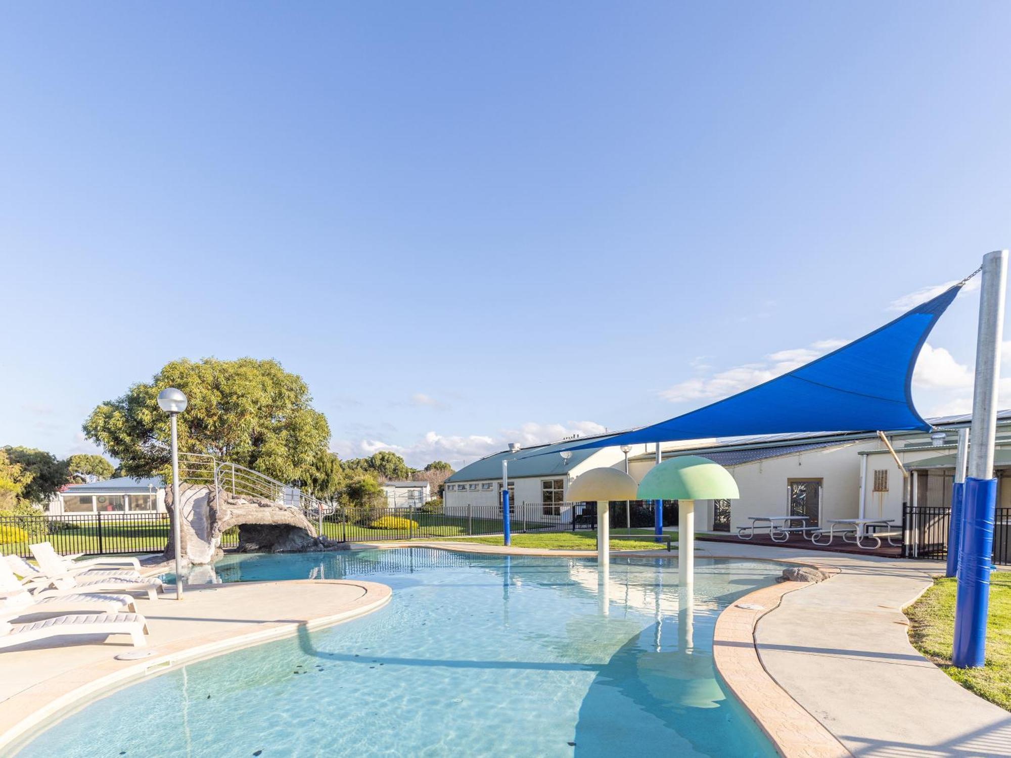 Nrma Warrnambool Riverside Holiday Park Exterior photo