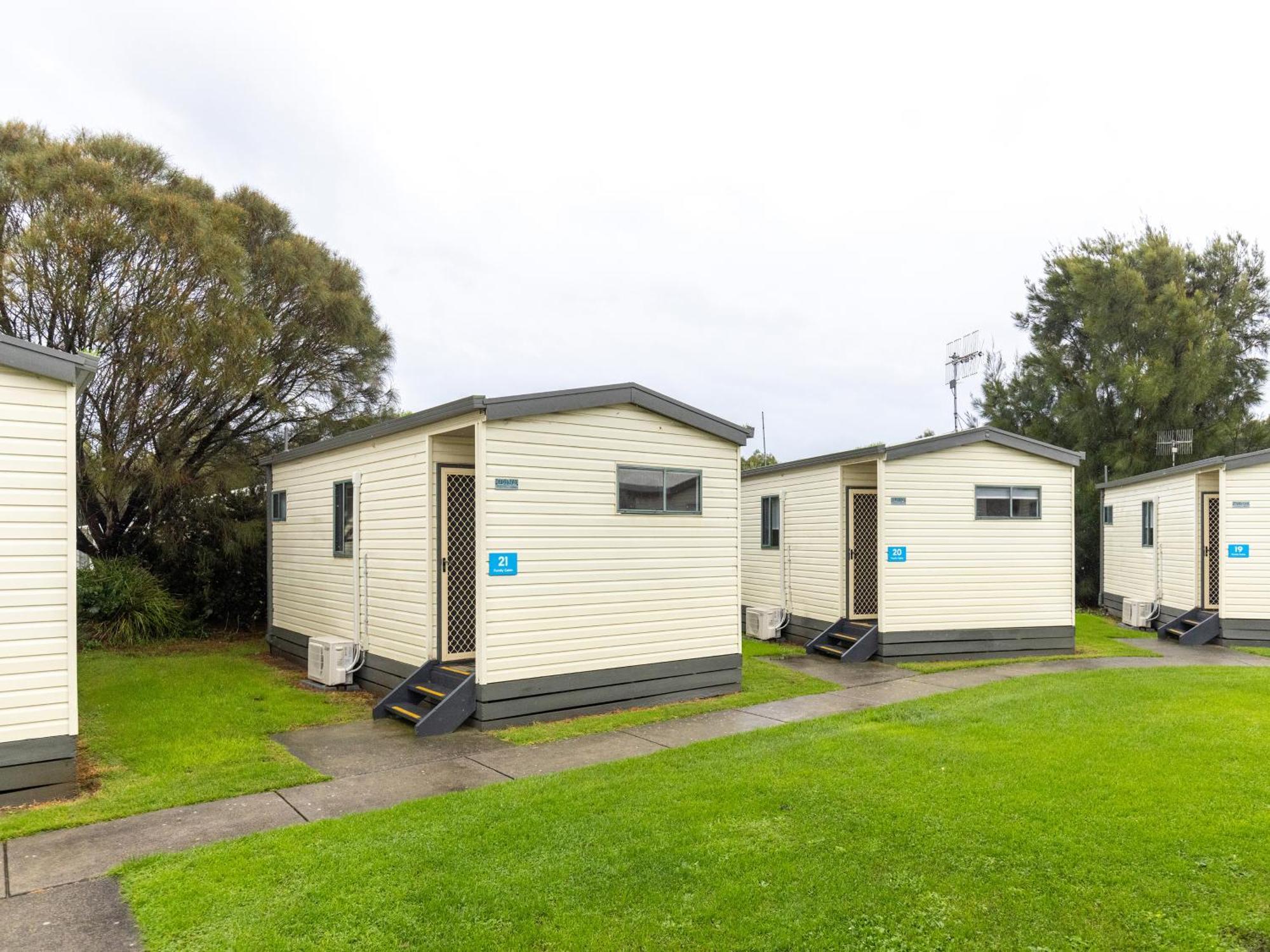 Nrma Warrnambool Riverside Holiday Park Room photo