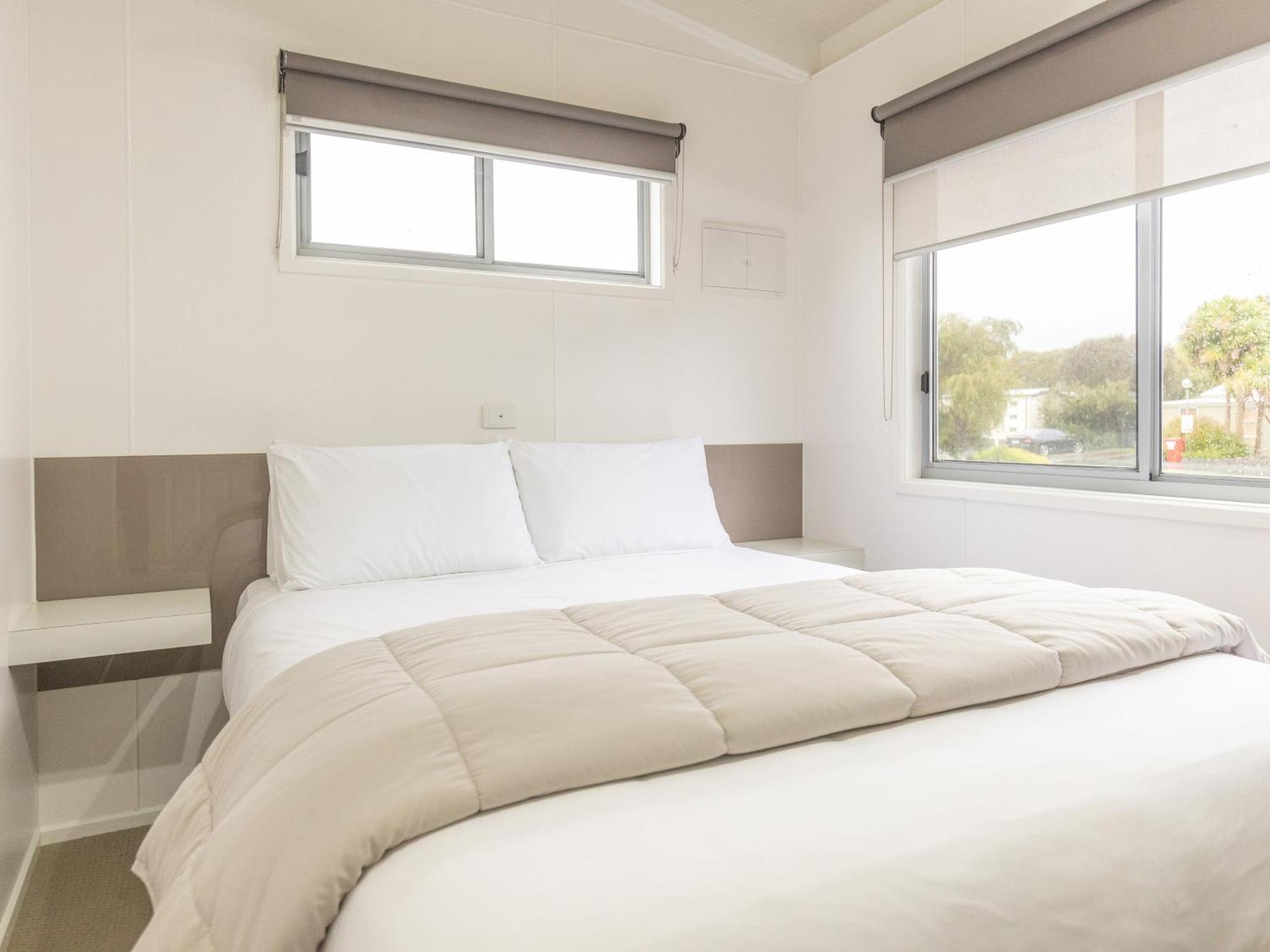 Nrma Warrnambool Riverside Holiday Park Room photo