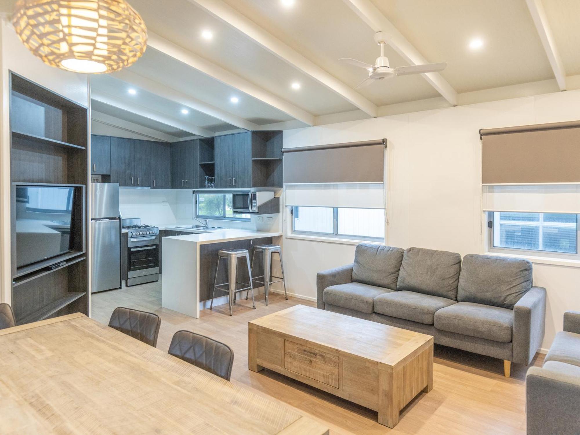 Nrma Warrnambool Riverside Holiday Park Room photo
