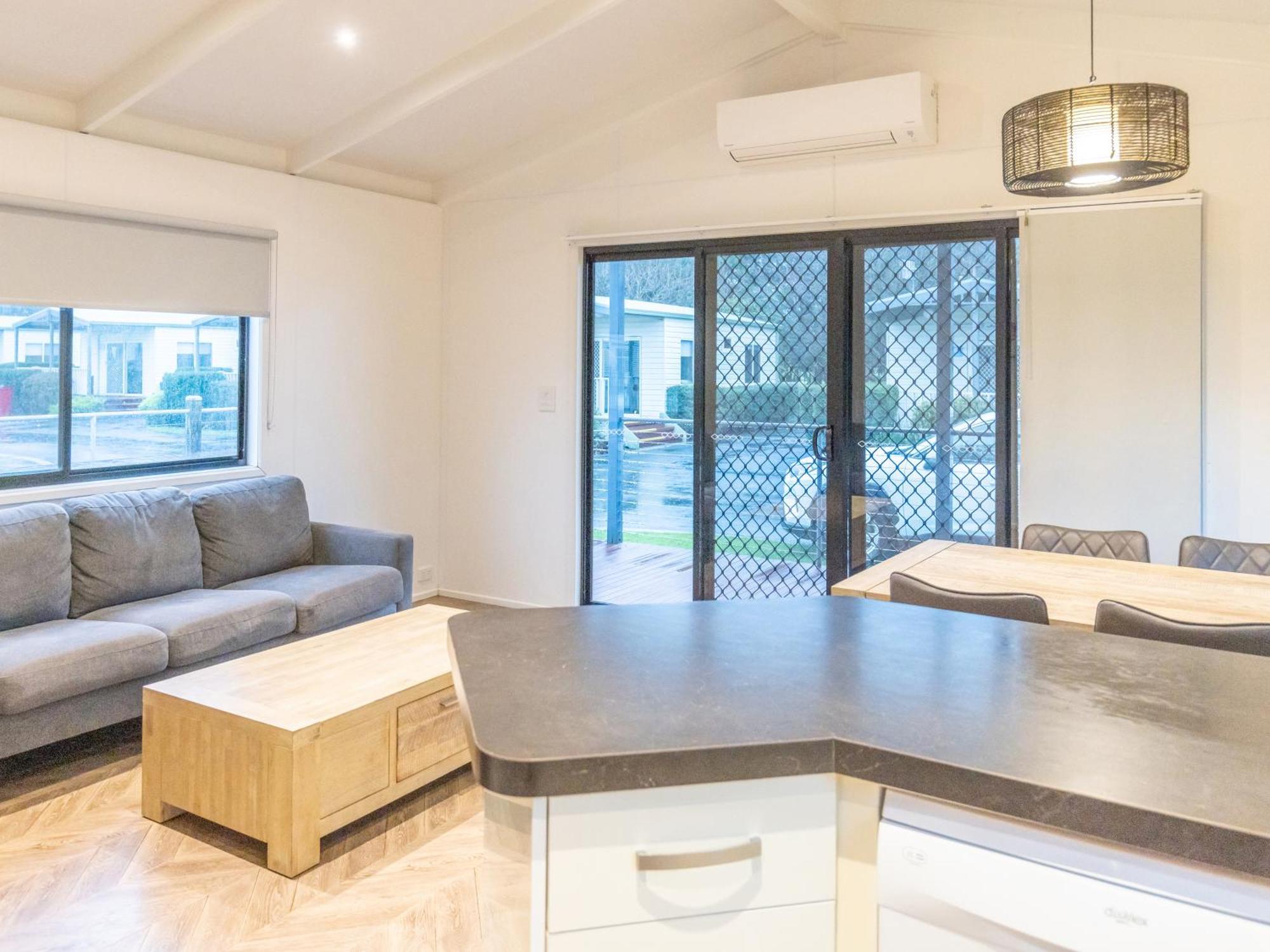 Nrma Warrnambool Riverside Holiday Park Room photo