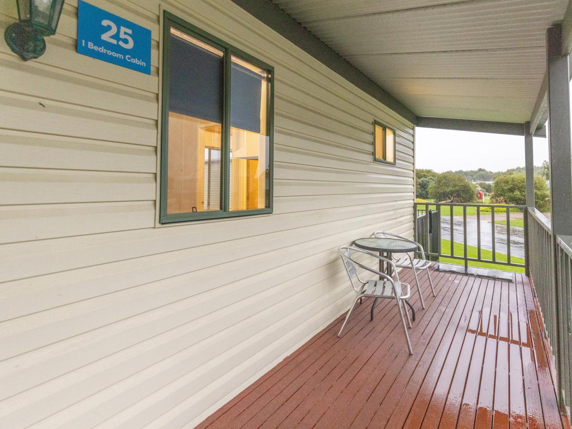 Nrma Warrnambool Riverside Holiday Park Room photo
